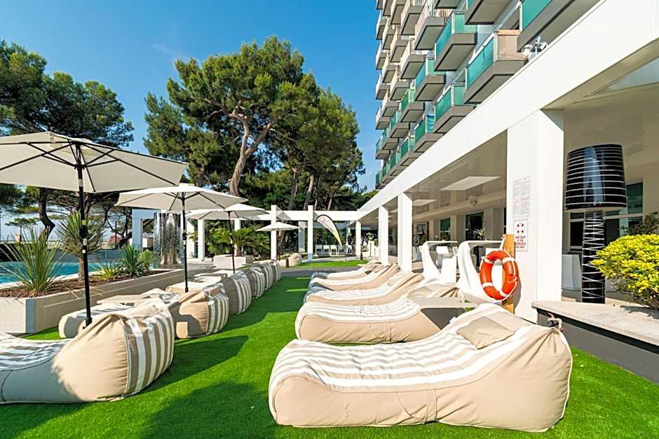 International Beach Hotel