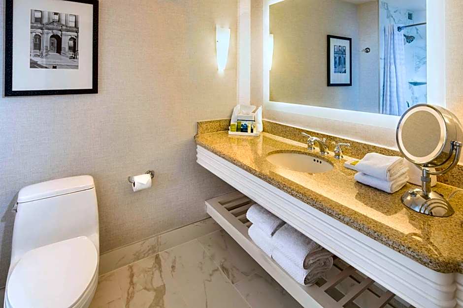 Hilton Philadelphia at Penns Landing