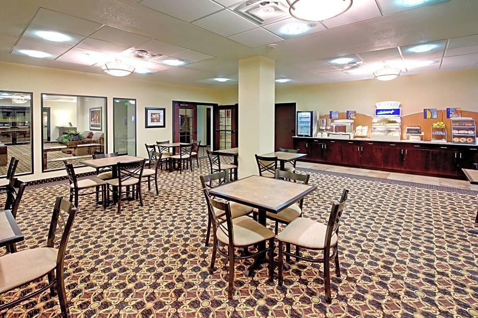 Holiday Inn Express & Suites Willcox By IHG