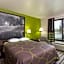 Super 8 by Wyndham Germantown/Milwaukee
