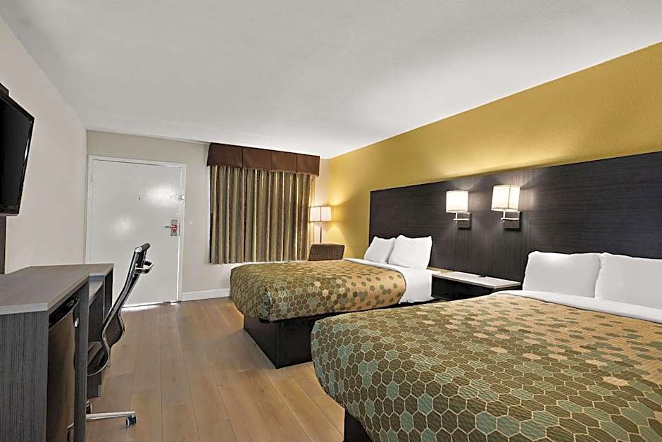 Econo Lodge White Pine Morristown I-81 & I-40 Split