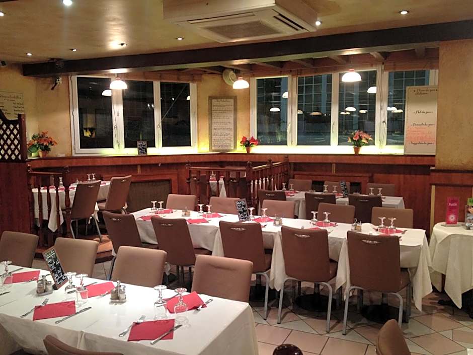 Le Cheval Noir Hôtel Paris Pantin