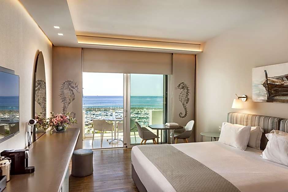 Foto 1 von 4 von Imperial Front Sea & Marina View Room