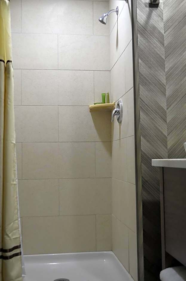 Aarya Hotel By Niagara Fashion Outlets