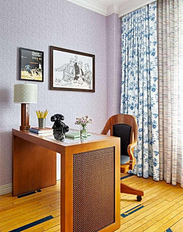 Graduate Queen Room with Two Queen Beds and Balcony