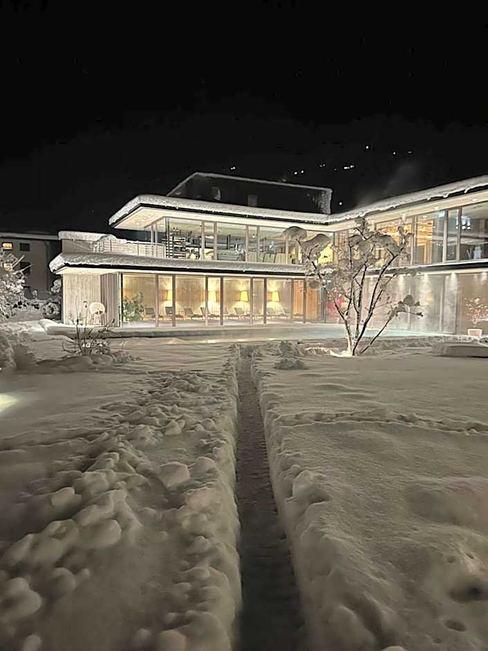 zelloon boutique hotel