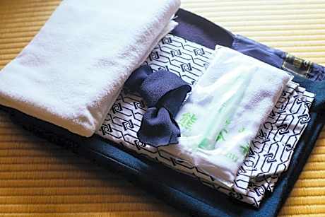 Japanese-Style Single Room with Shared Bathroom