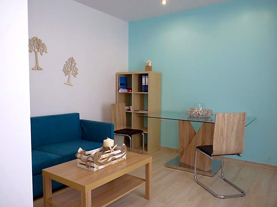 Ilianthos Apartments & Rooms