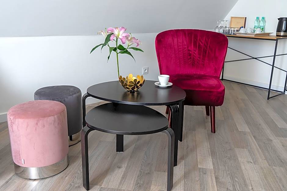 Black Swan House, Old Town