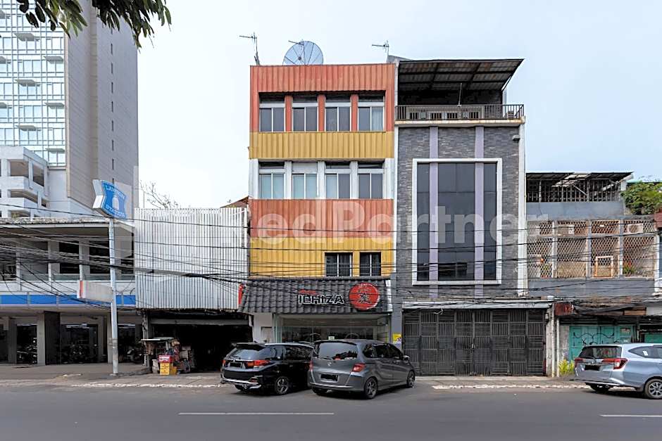 Ichiza Room RedPartner