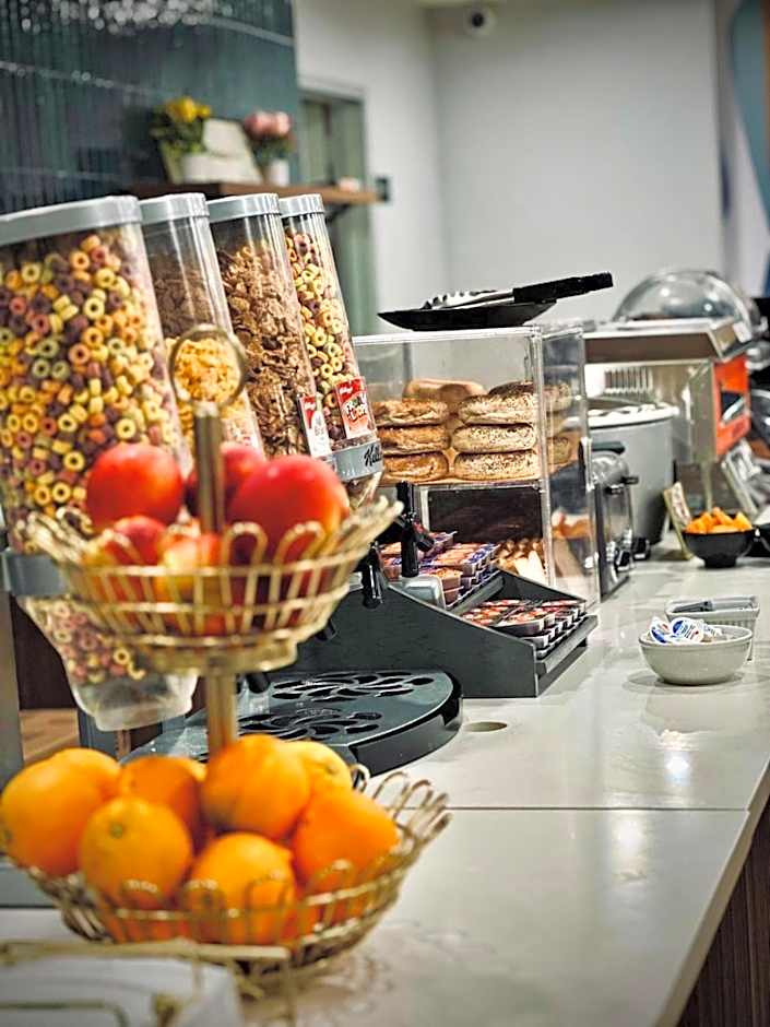 Quality Inn & Suites Thunder Bay Downtown