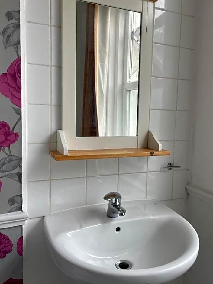 OYO The Lodge Bournemouth