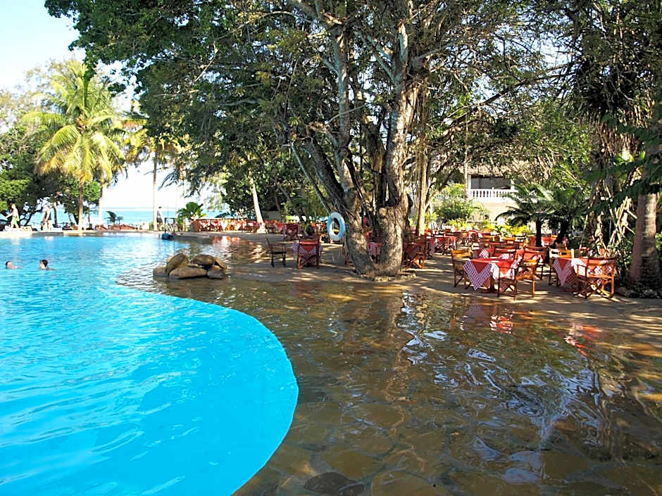 Papillon Lagoon Reef Hotel