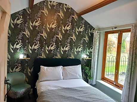 The Nook- Cotswold guest room