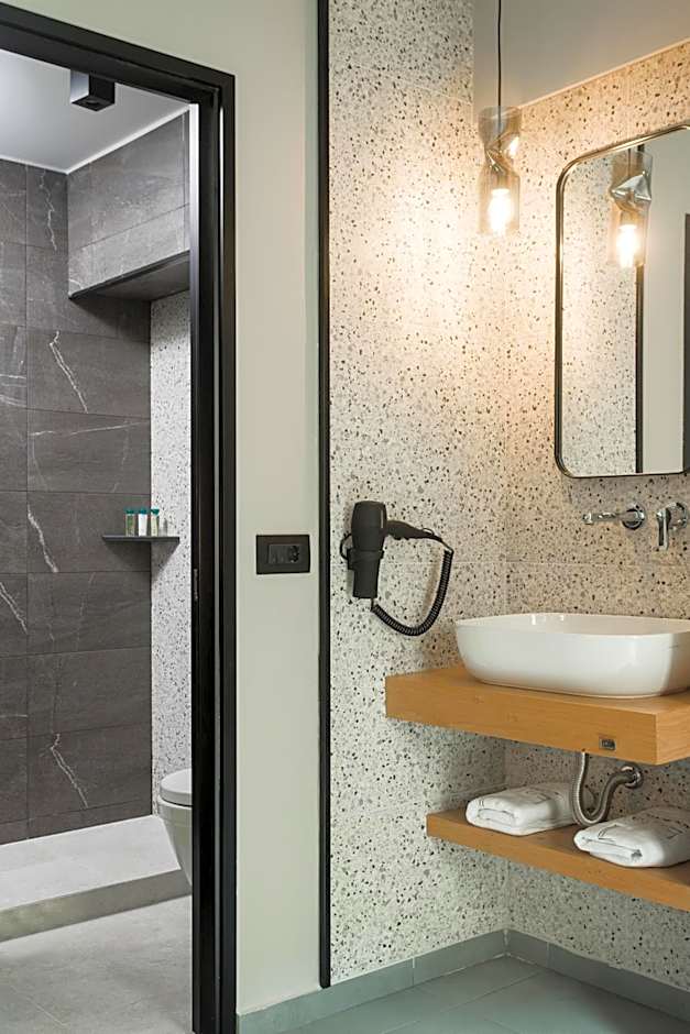 11 Enteka Acropolis Suites