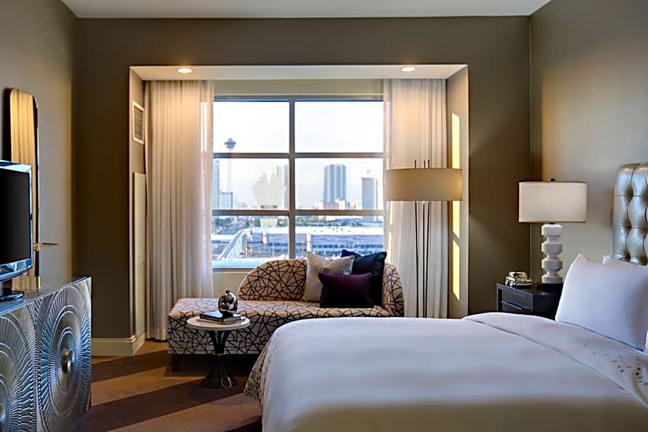 Renaissance by Marriott Las Vegas Hotel