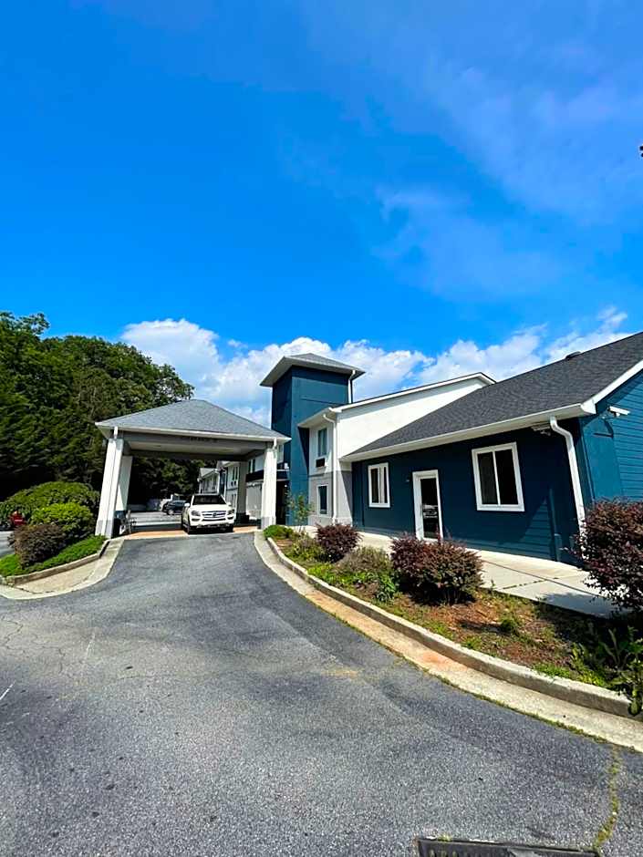 Clarion Pointe - Dillard near Blue Ridge Mountains