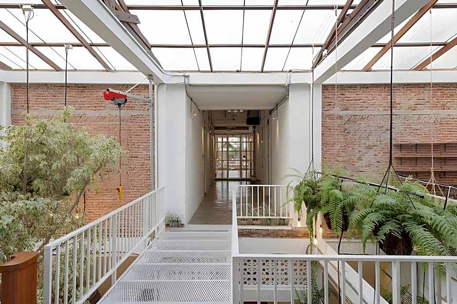 Memmoth Cafe & Hostel in Lampang