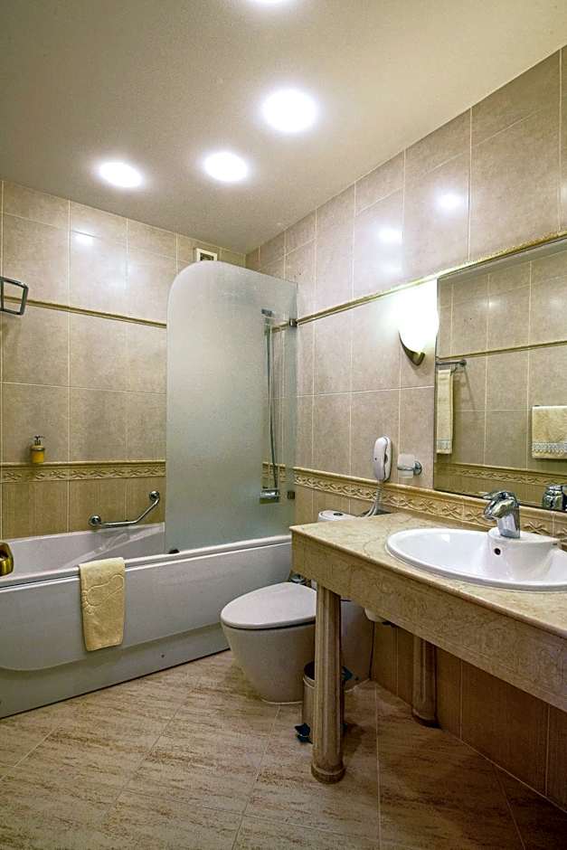 Grand Hotel London