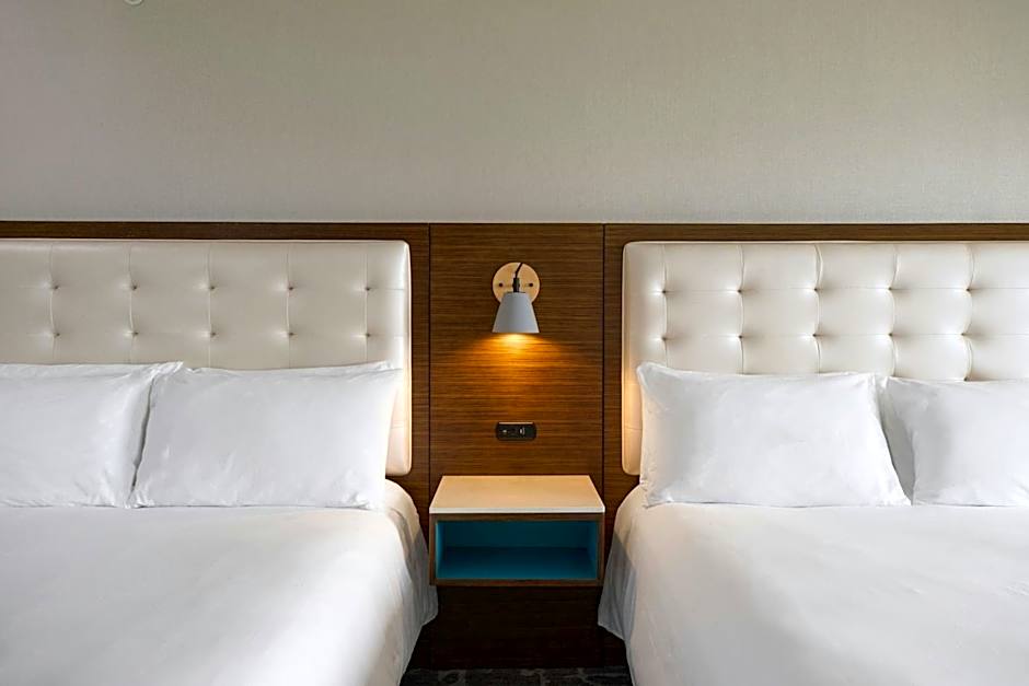 Renaissance by Marriott Meadowlands Hotel