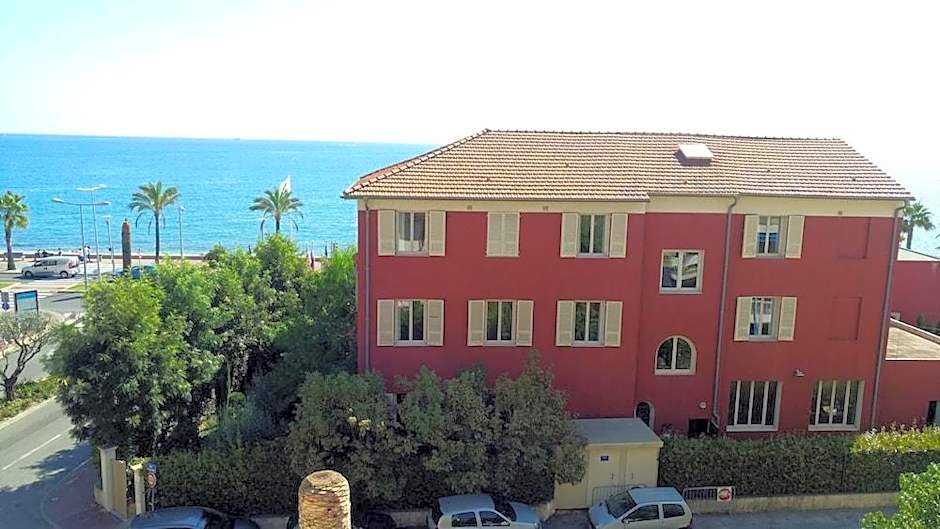 AEVA HOTEL