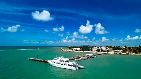 Radisson Fort George Hotel And Marina