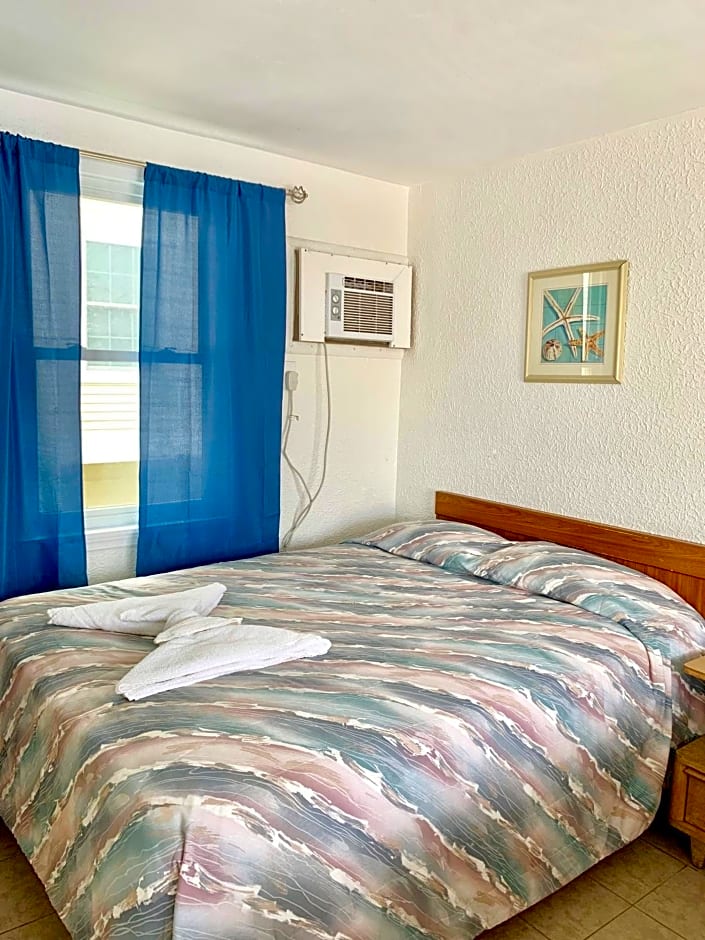 White Caps Motel