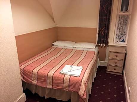 Double Room with Shared Toilet