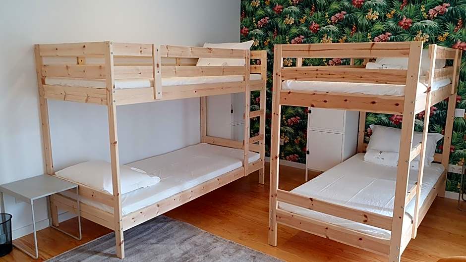 Azores Inn - Family Suites