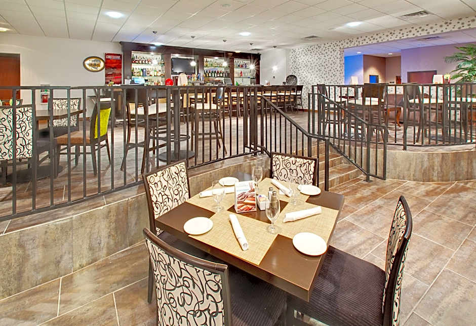 Crowne Plaza Milwaukee South By IHG