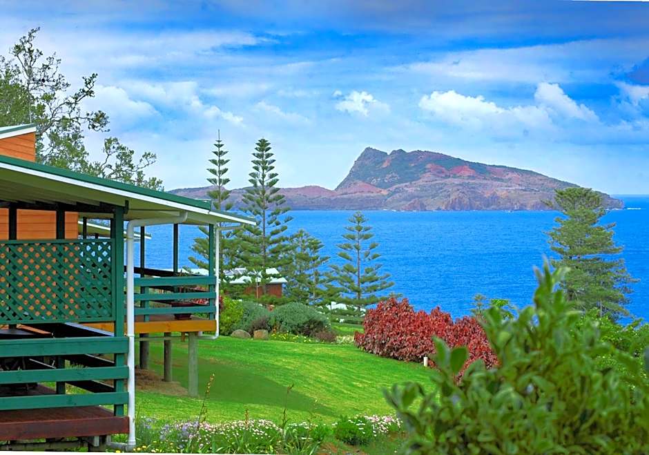 Photo 1 of 13 of Endeavour Lodge