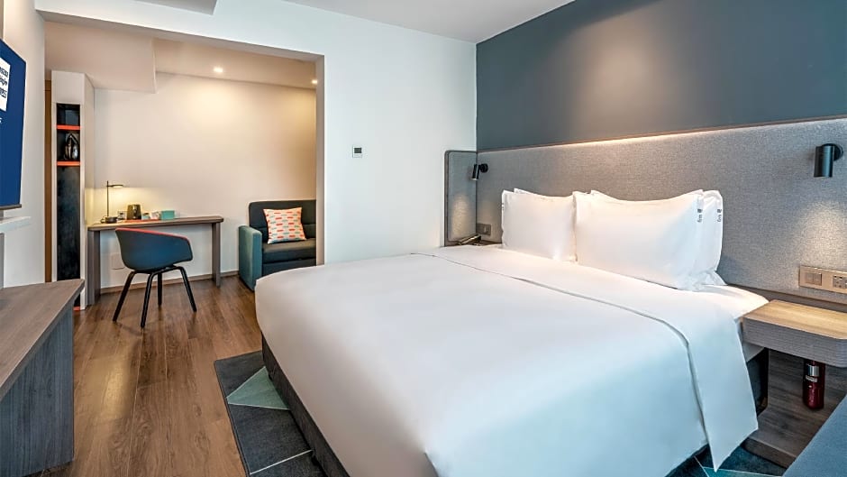 Holiday Inn Express Qingdao City Center By IHG