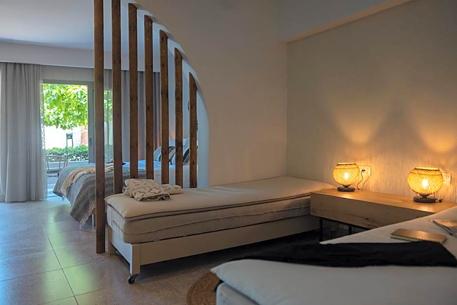 Eliros Mare Beachfront Poem Hotel