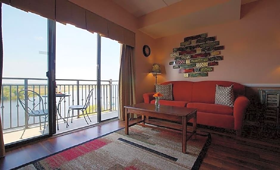 Riverview Suites at Water Street Center
