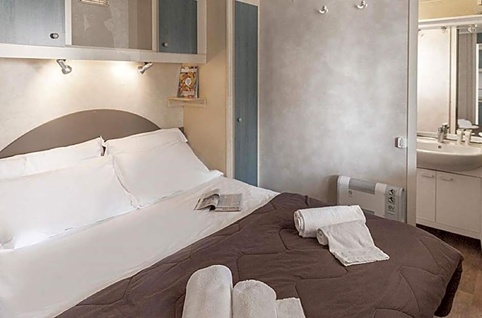 hu Venezia Camping in Town