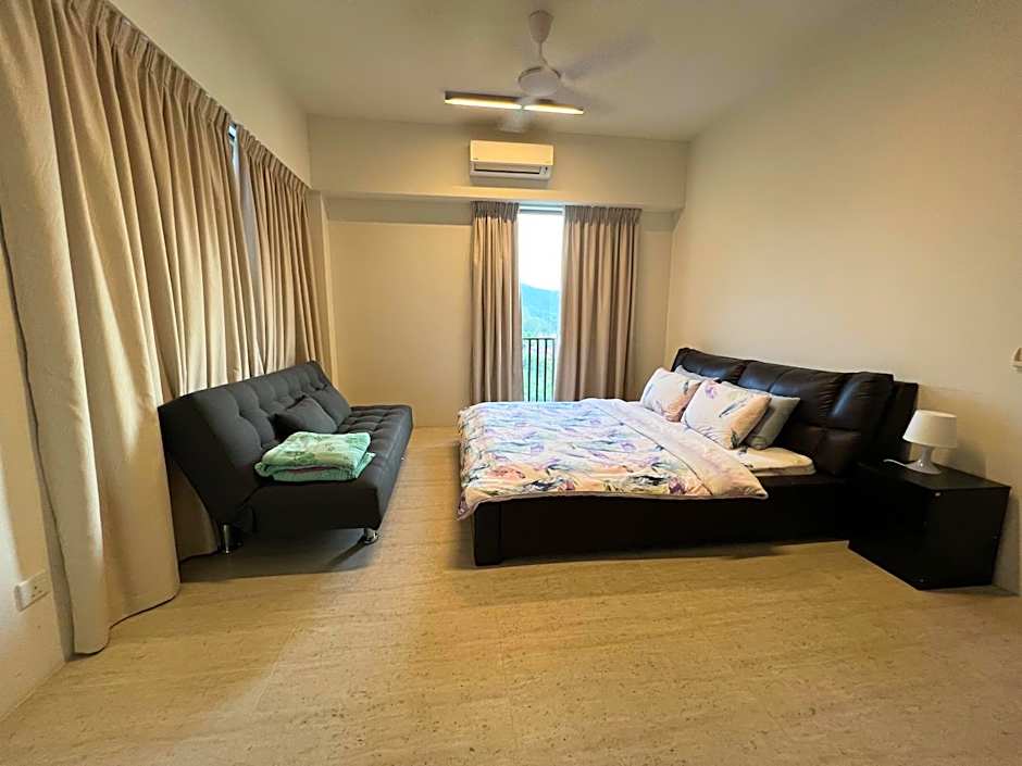 By The Sea Partial Seaview n Mountain View 383