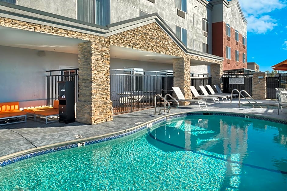 Holiday Inn Express Rocklin - Galleria Area By IHG