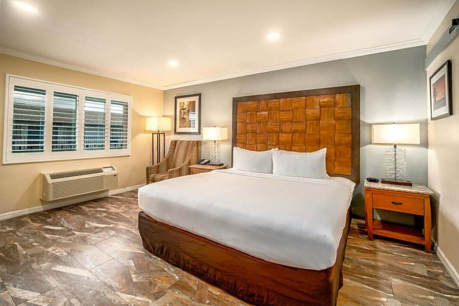 The Buena Park Hotel & Suites