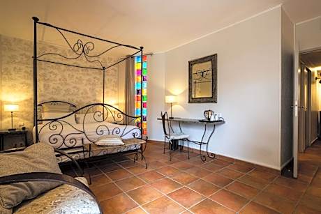 Junior Suite with Pool View