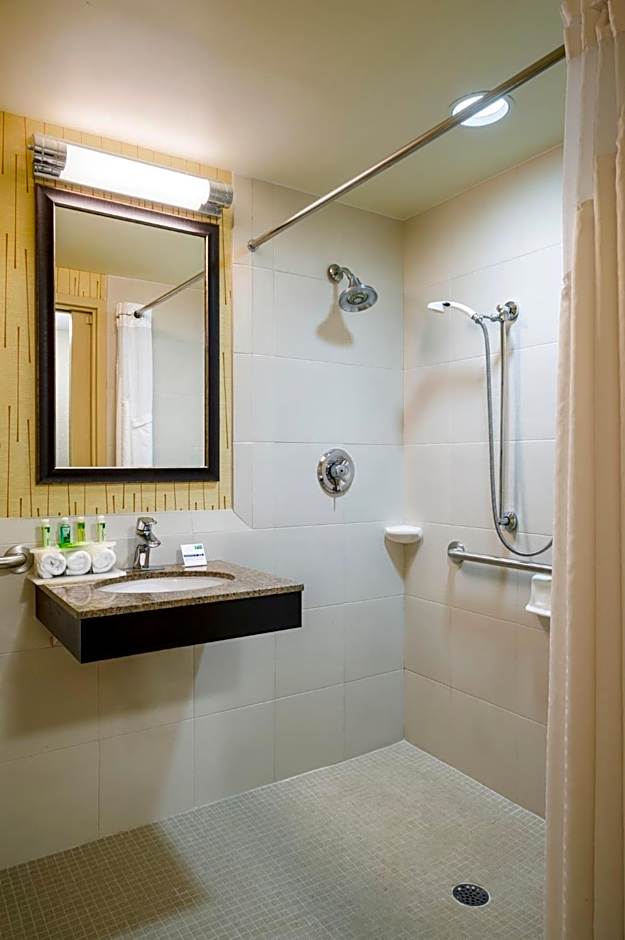 Holiday Inn Express Frazer - Malvern By IHG