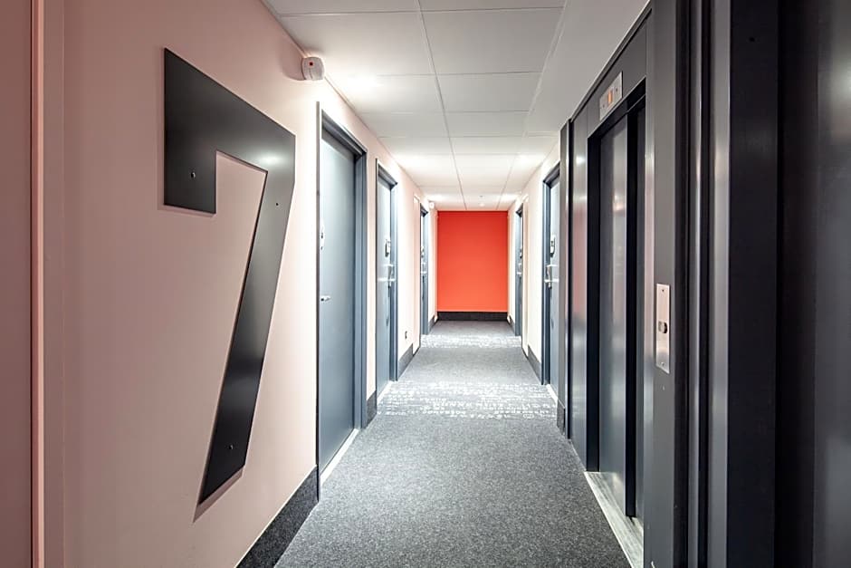 B&B HOTEL Paris Porte de Bagnolet