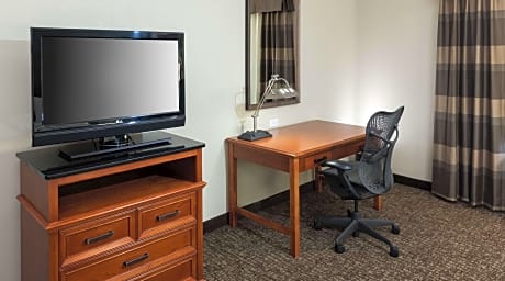 1 King Bed 1 Bedroom Whirlpool Suite Sofabed