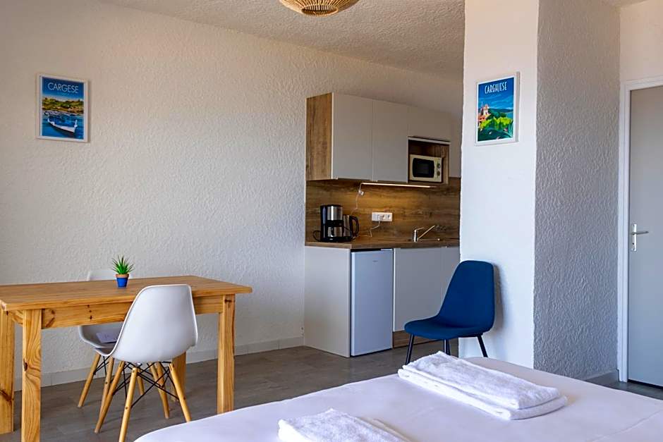 Photo 1 of 12 of Studio, Sea View