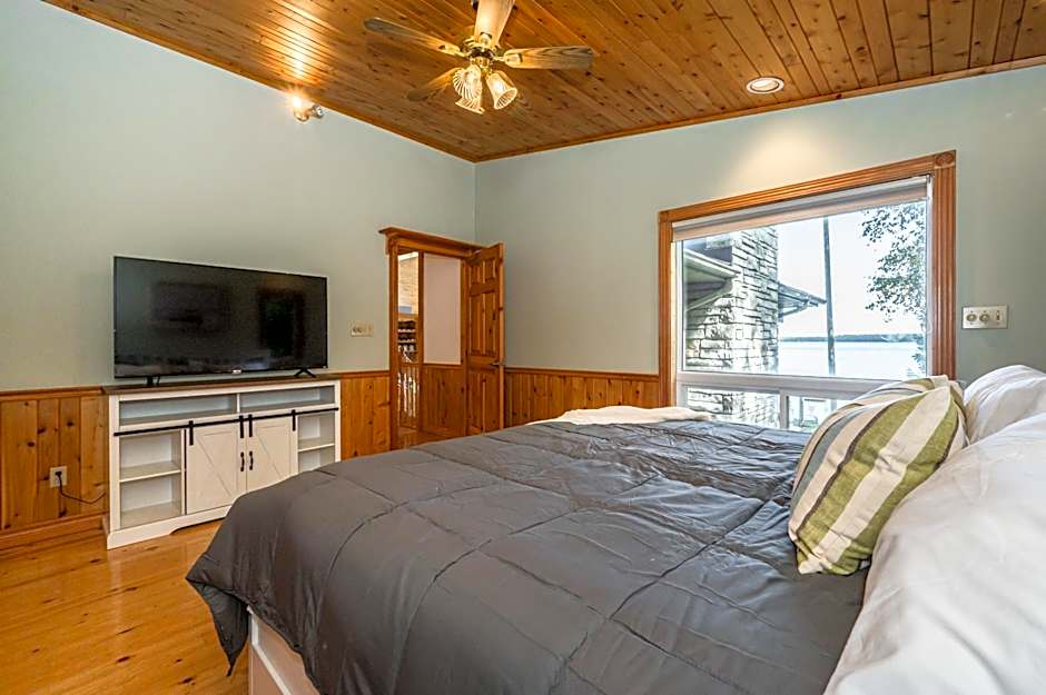 Grotto Escape Unwind at Cameron Lakehouse