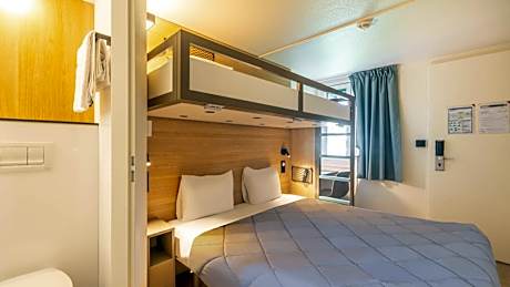 Standard Room - 1 Queen Bed