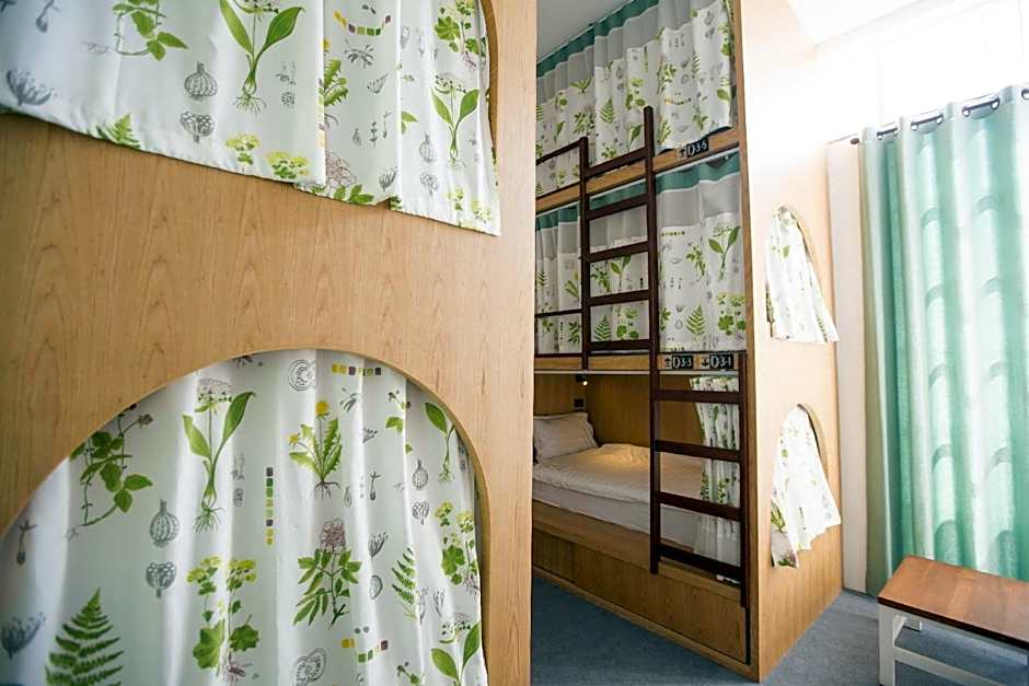 Memmoth Cafe & Hostel in Lampang