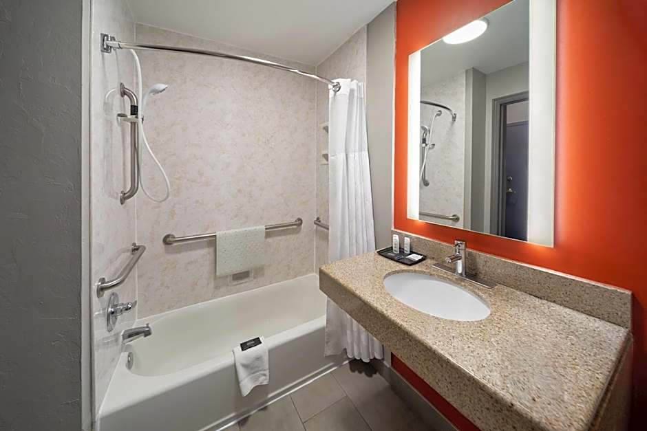 La Quinta Inn & Suites by Wyndham Oklahoma City - Moore