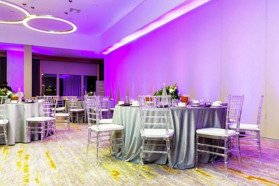 DoubleTree By Hilton Pomona