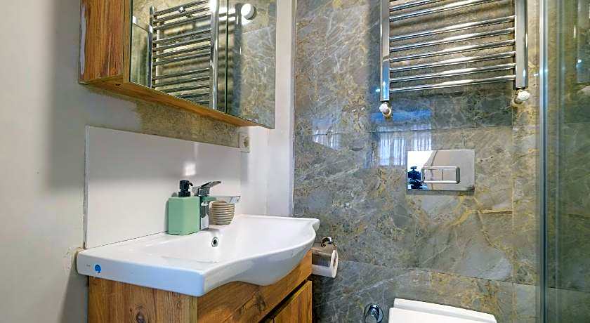 Loren Hotel & Suites