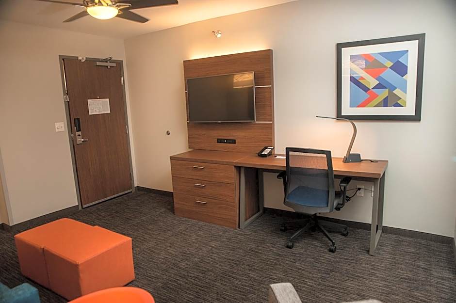 Holiday Inn Express Hotel & Suites Norfolk By IHG